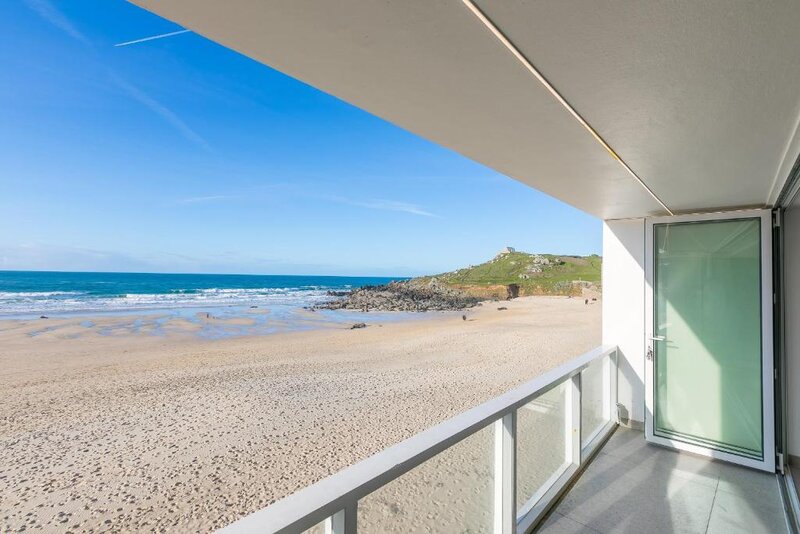 Louie's Loft - a view over the beautiful Porthmeor Beach in St. Ives